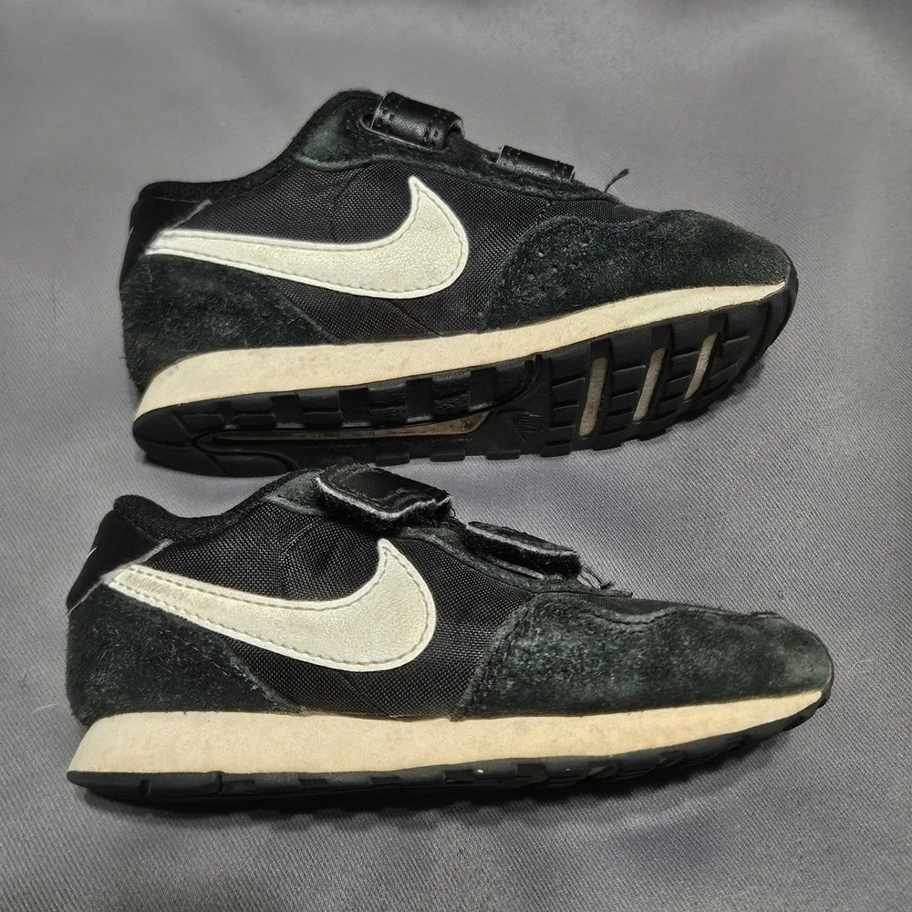 Nike MD Runner‎ Valiant Toddler size 7 Sneakers Black White Kids Shoes preppy